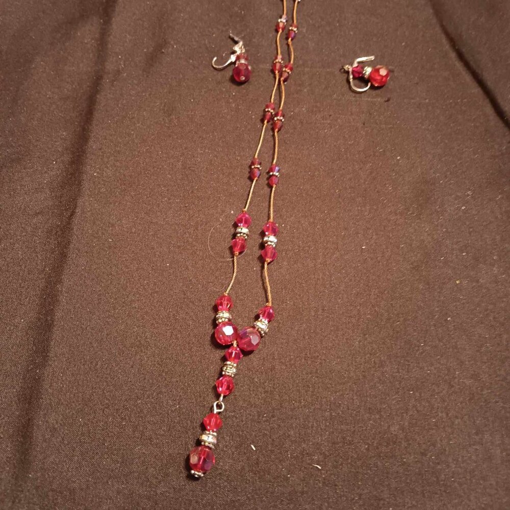 red and gold necklace and earrings set